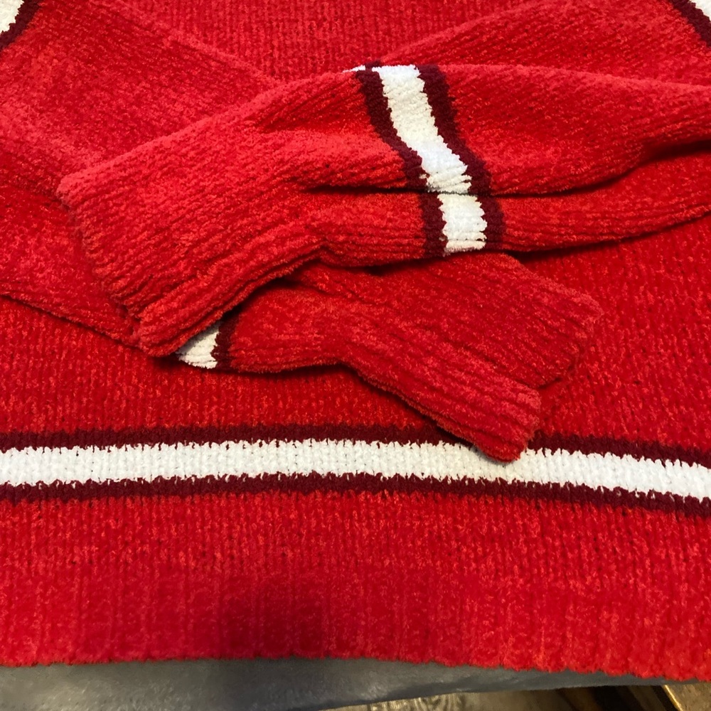 pullover Sweater - Picture 3 of 9